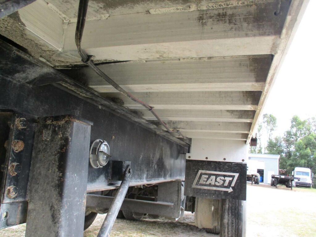 2003 East 30 FT FRAMED TRI-AXLE FL SPEC END DUMP