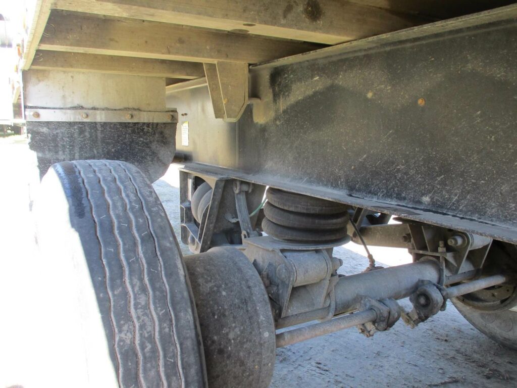 2002 East TRI-AXLE FL SPEC END DUMP