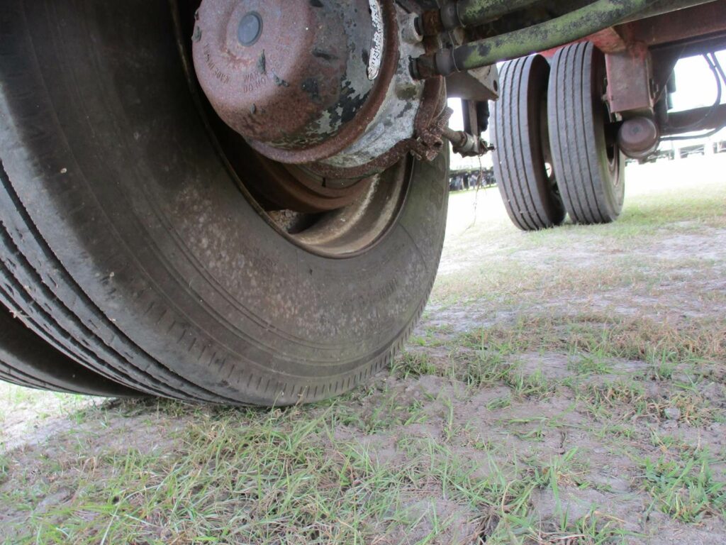 2005 Dorsey 48X102 SPREAD AXLE FLATBED