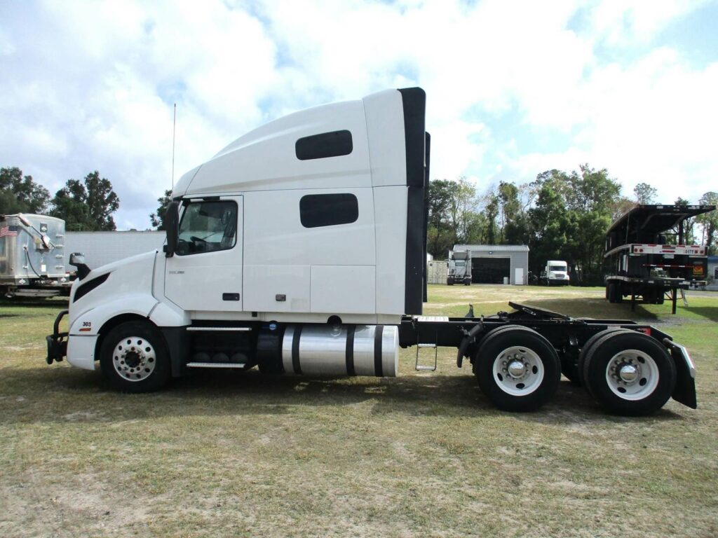 2019 Volvo VNL64T760