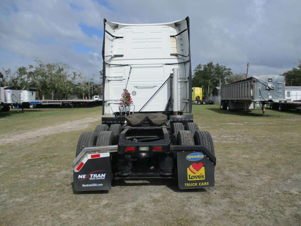 2019 Volvo VNL64T760