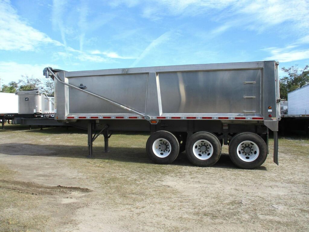 2024 Trailstar 30 FT FRAMED TRI-AXLE END DUMP