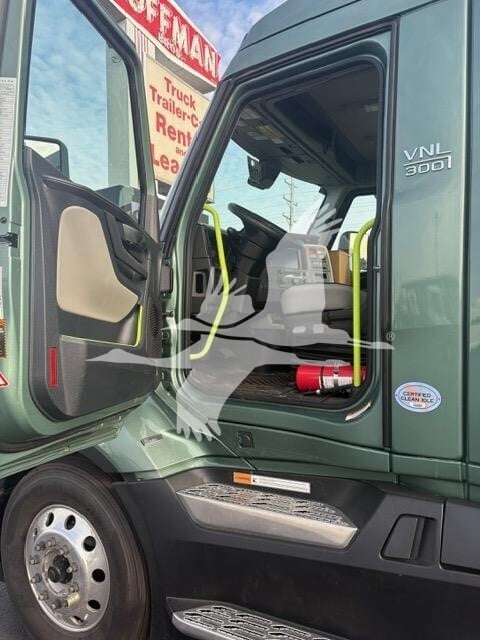 2025 Volvo VNL64T300