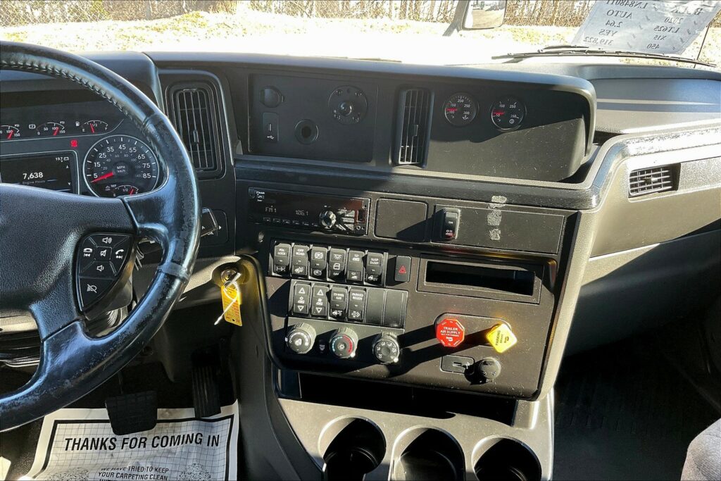 2020 CUM LT625 6×4 Sleeper