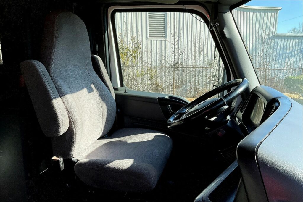 2020 CUM LT625 6×4 Sleeper