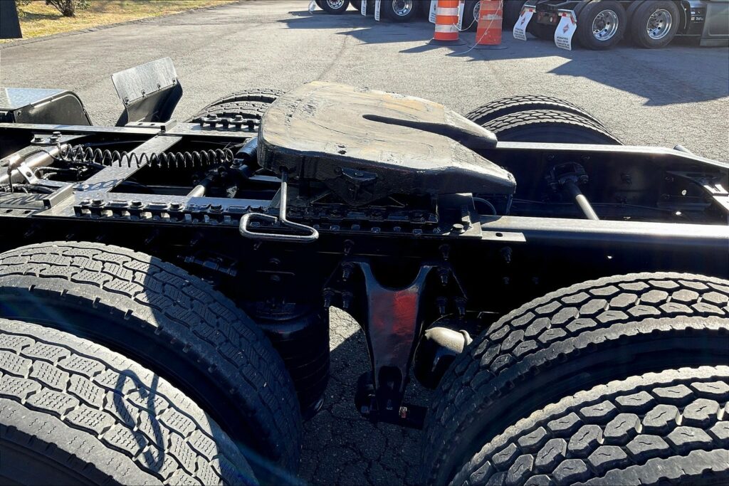 2020 CUM LT625 6×4 Sleeper