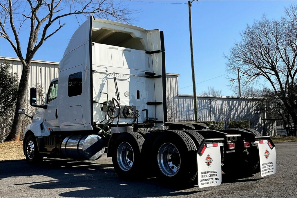 2020 CUM LT625 6×4 Sleeper