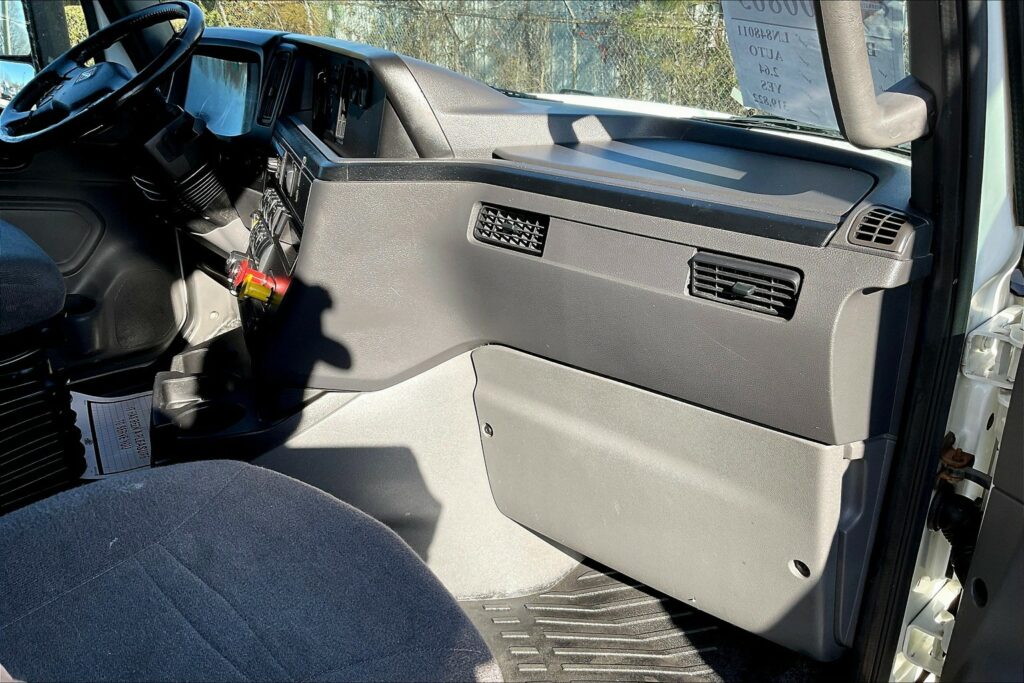 2020 CUM LT625 6×4 Sleeper