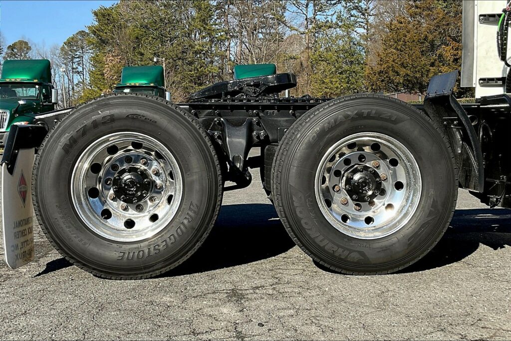 2020 CUM LT625 6×4 Sleeper