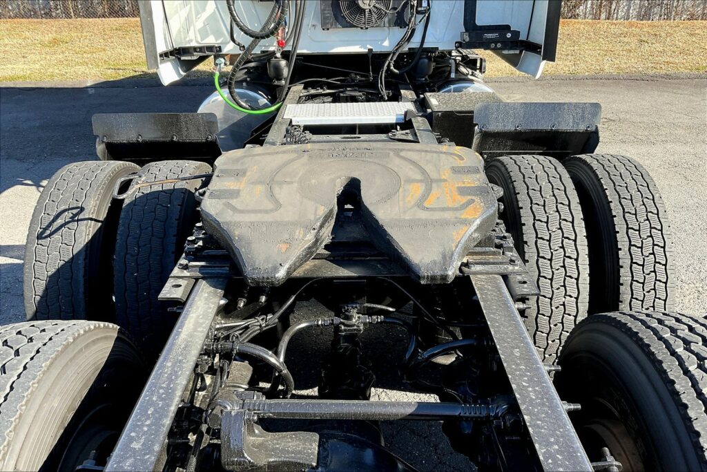 2020 CUM LT625 6×4 Sleeper