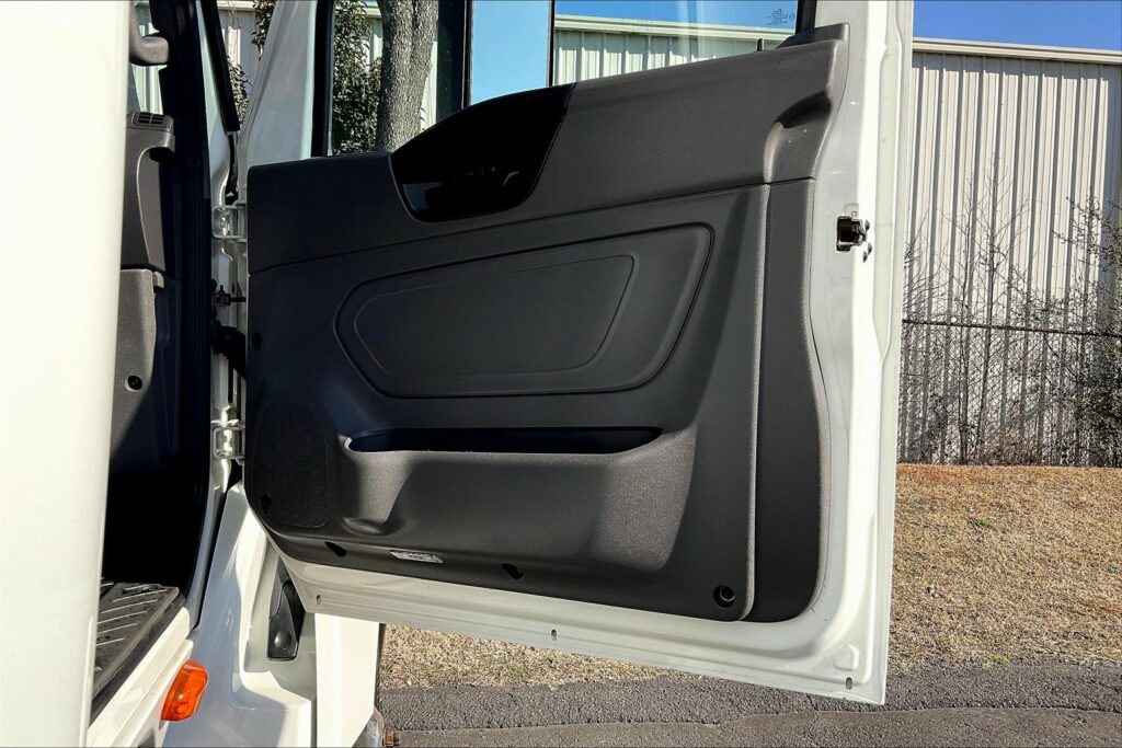 2020 CUM LT625 6×4 Sleeper