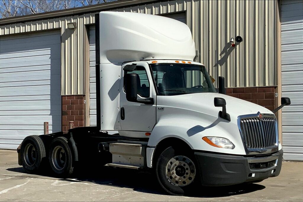 2019 CUM LT625 6×4 Day Cab