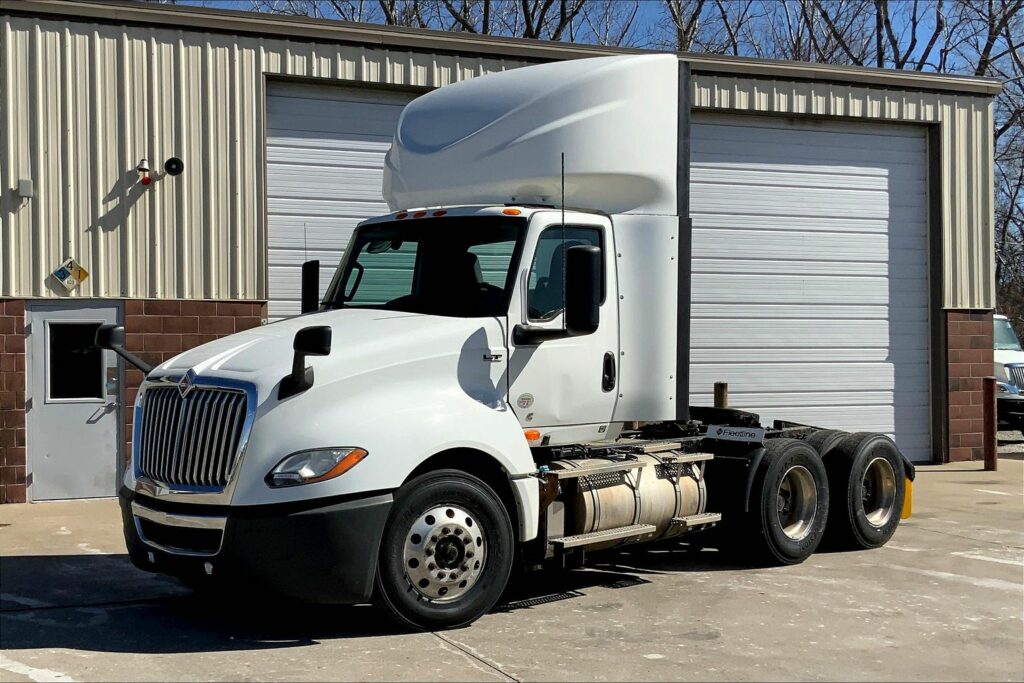 2019 CUM LT625 6×4 Day Cab