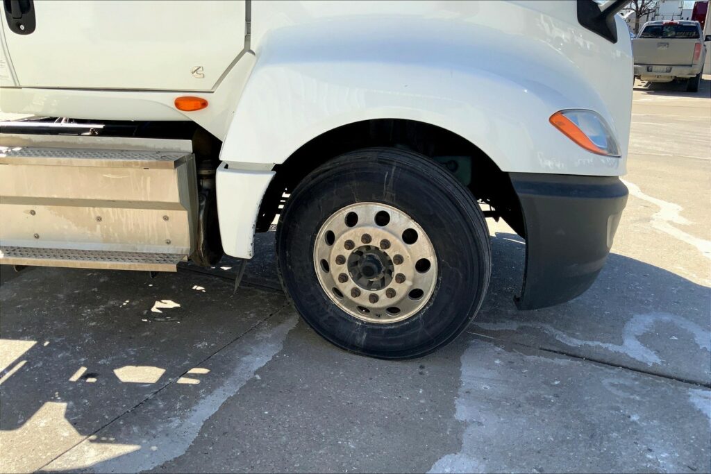 2019 CUM LT625 6×4 Day Cab