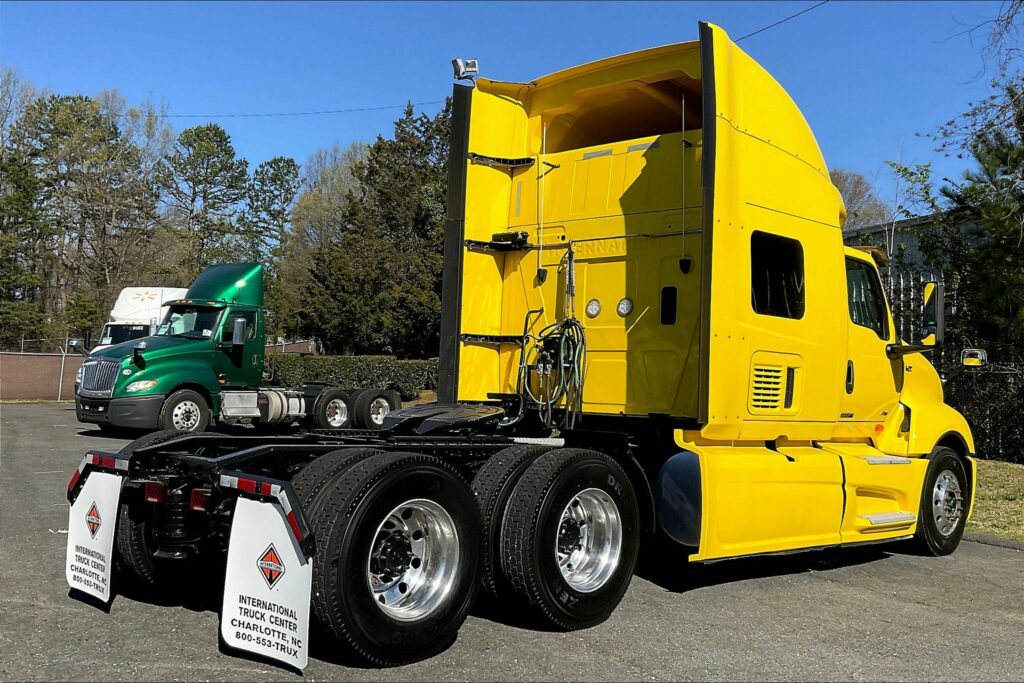 2021 INT LT625 6×4 Sleeper