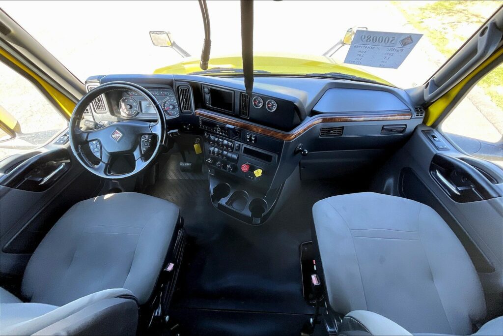 2021 INT LT625 6×4 Sleeper