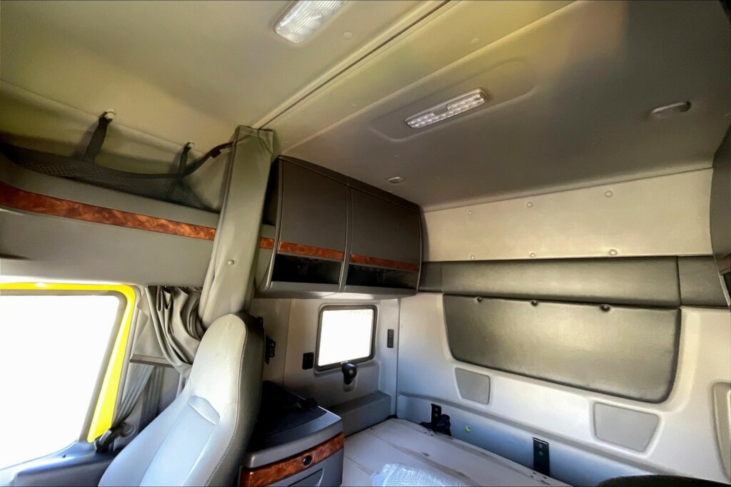 2021 INT LT625 6×4 Sleeper