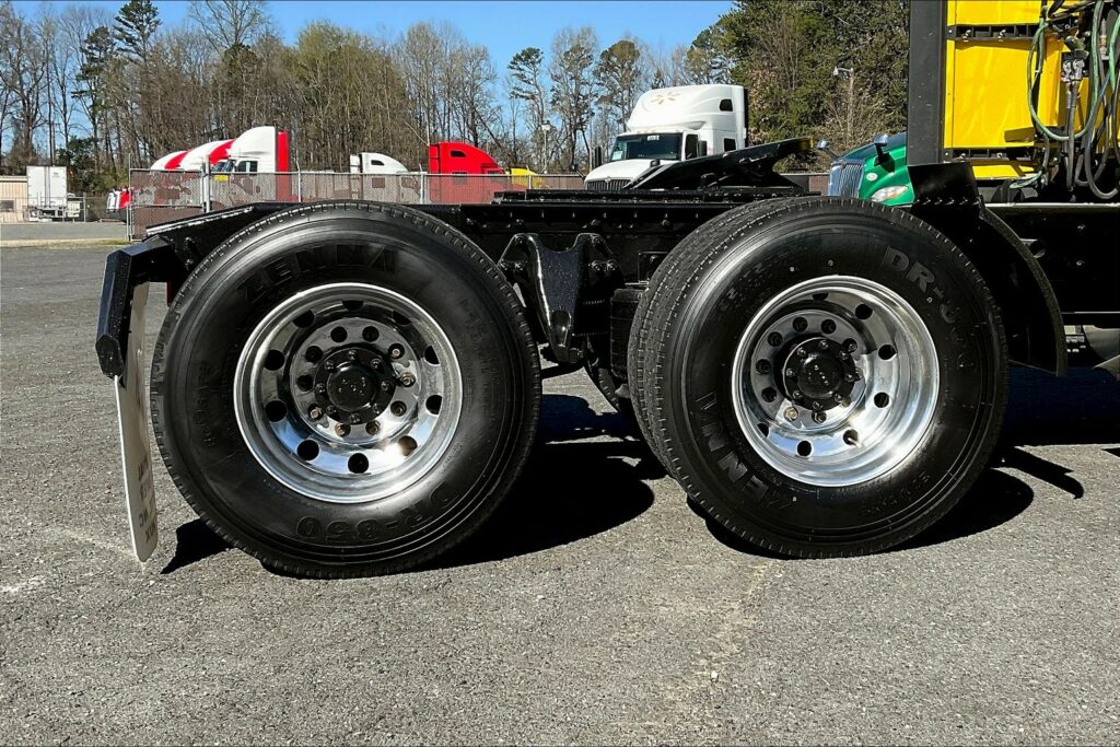 2021 INT LT625 6×4 Sleeper