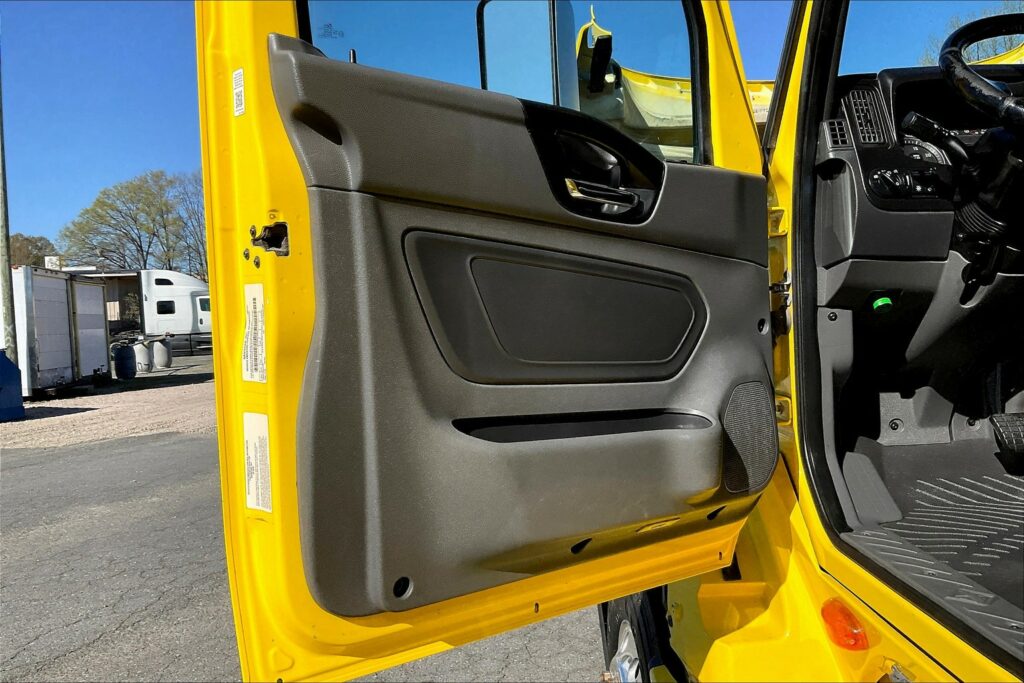 2021 INT LT625 6×4 Sleeper