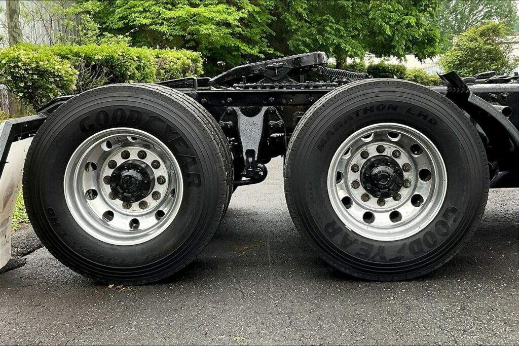 2021 CUM LT625 6×4 Day Cab