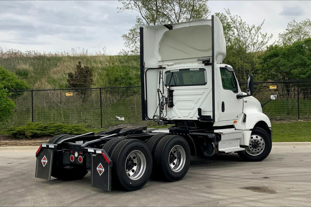 2019 CUM LT625 6×4 Day Cab