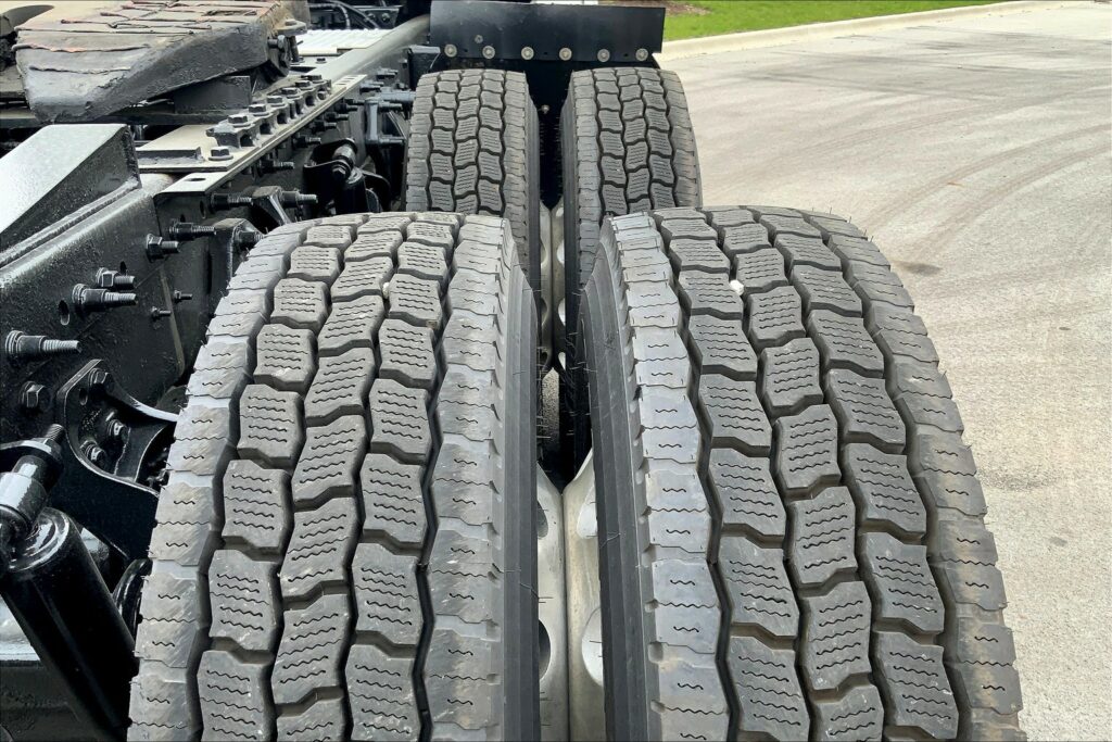 2019 CUM LT625 6×4 Day Cab