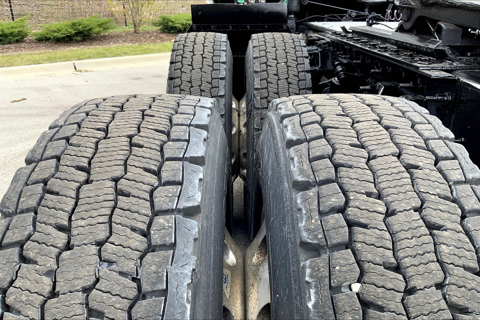 2021 CUM LT625 6×4 Sleeper