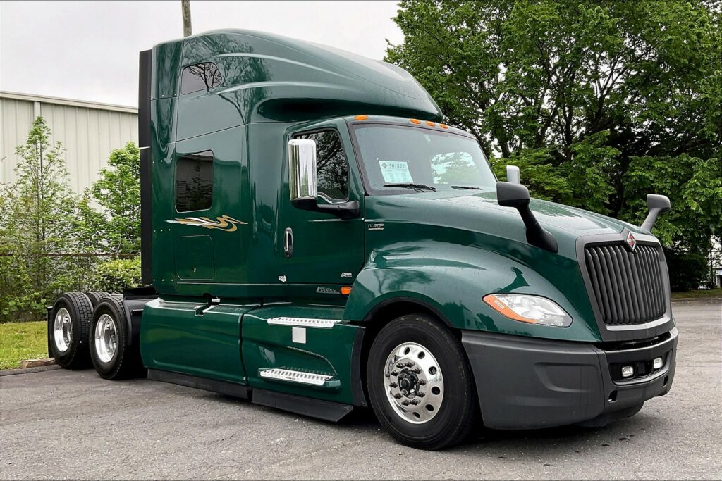 2022 INT LT625 6×4 Sleeper