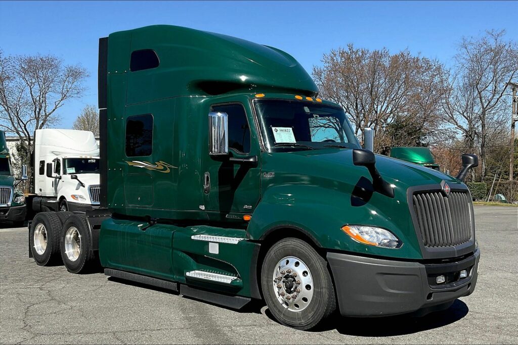 2022 INT LT625 6×4 Sleeper