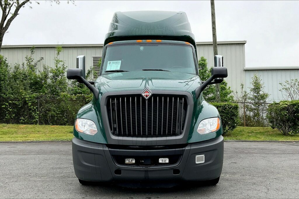 2022 INT LT625 6×4 Sleeper