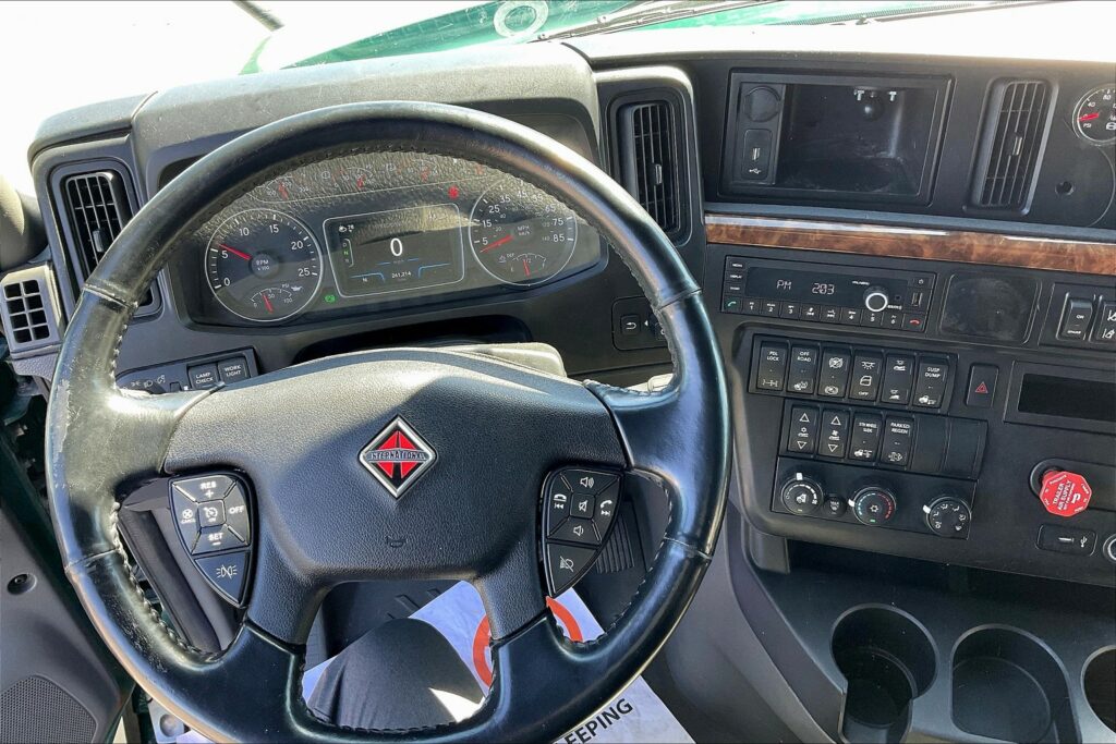 2022 INT LT625 6×4 Sleeper