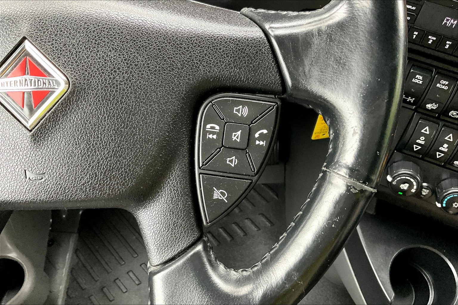 2022 INT LT625 6×4 Sleeper