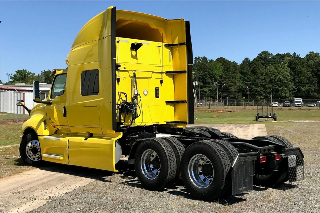 2021 INT LT625 6×4 Sleeper