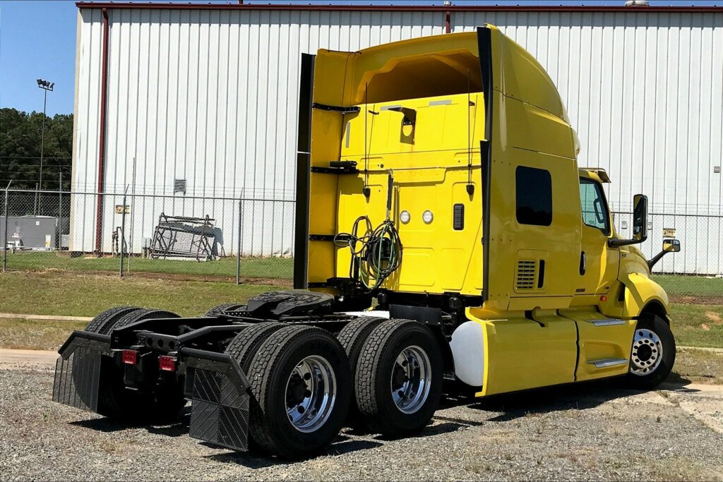 2021 INT LT625 6×4 Sleeper