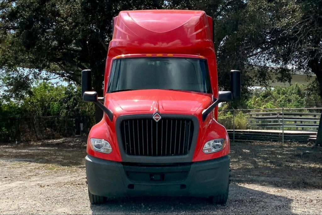 2021 INT LT625 6×4 Sleeper