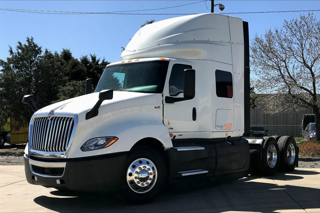 2022 INT LT625 6×4 Sleeper
