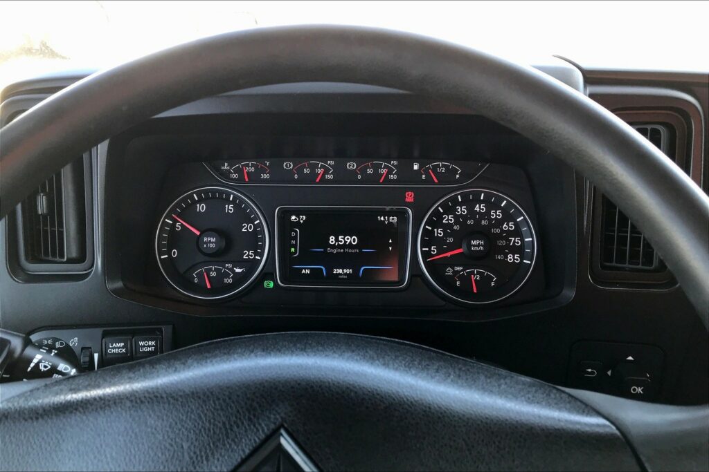 2022 INT LT625 6×4 Sleeper