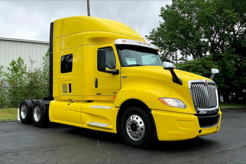 2021 INT LT625 6×4 Sleeper