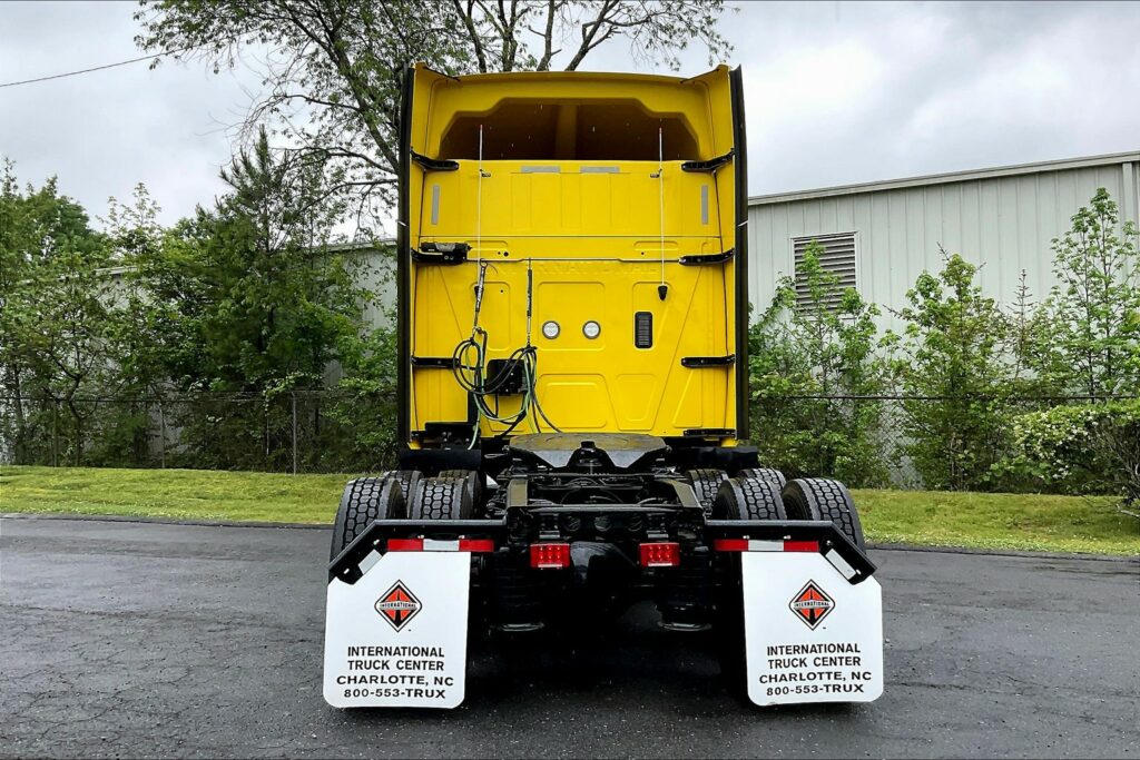 2021 INT LT625 6×4 Sleeper