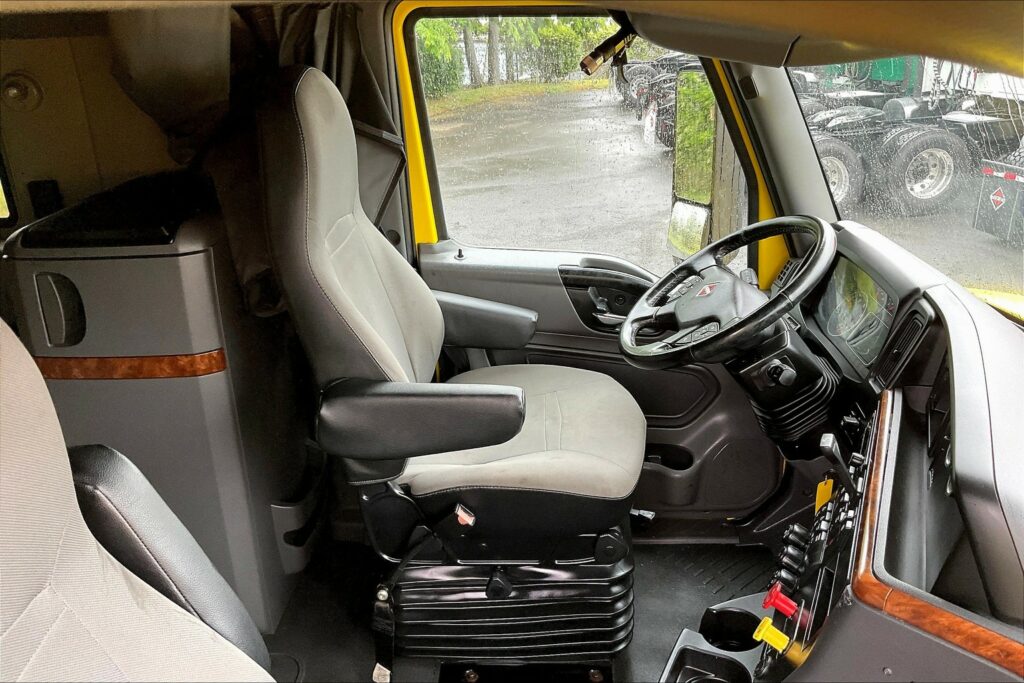 2021 INT LT625 6×4 Sleeper