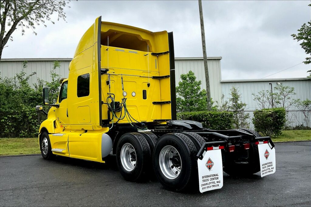 2021 INT LT625 6×4 Sleeper