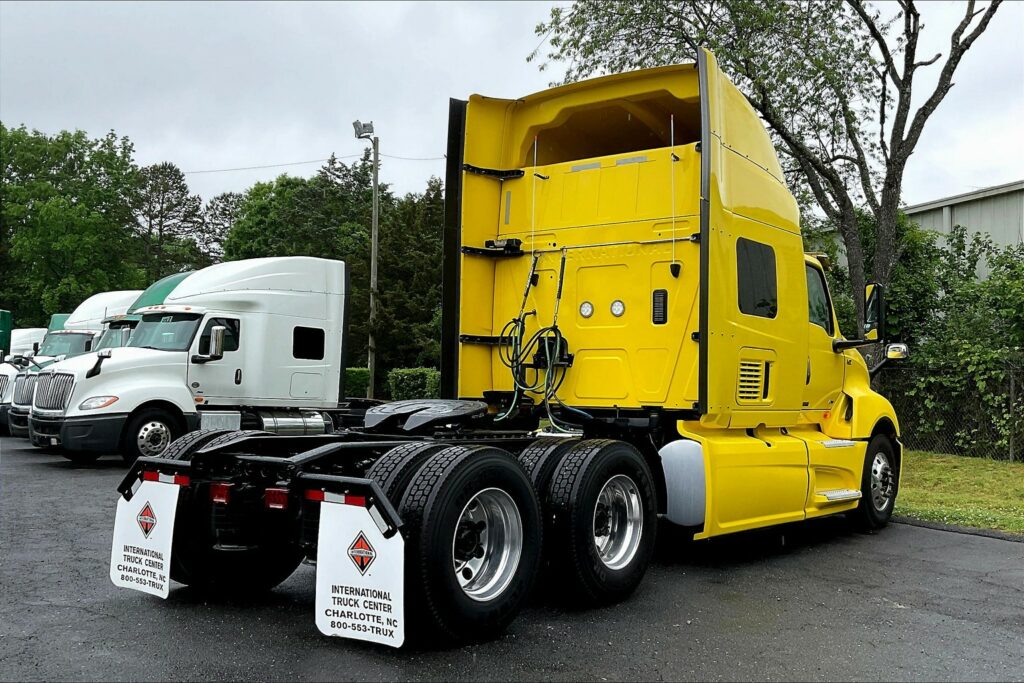 2021 INT LT625 6×4 Sleeper