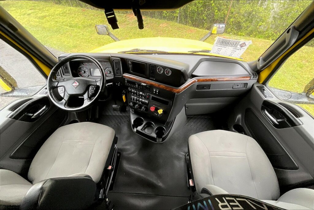 2021 INT LT625 6×4 Sleeper