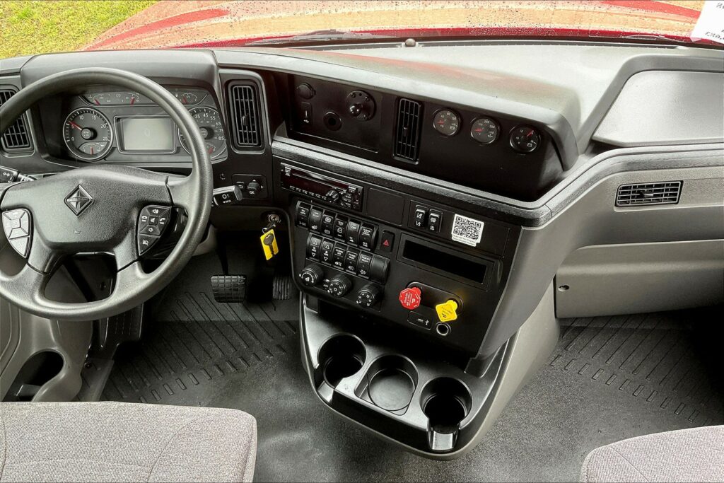 2021 INT LT625 6×4 Sleeper