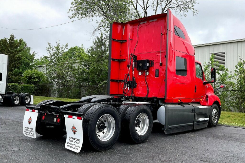 2021 INT LT625 6×4 Sleeper