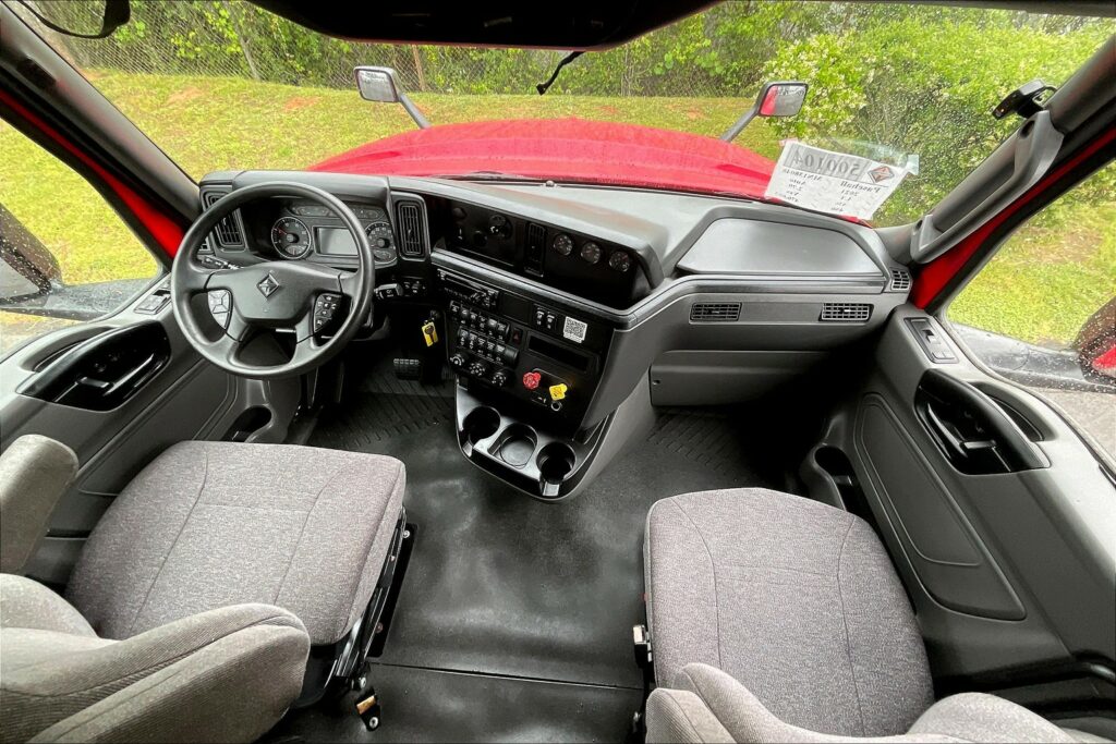 2021 INT LT625 6×4 Sleeper