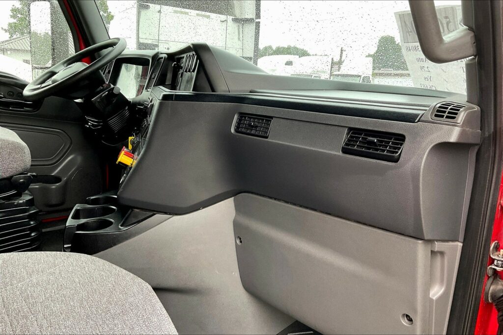 2021 INT LT625 6×4 Sleeper