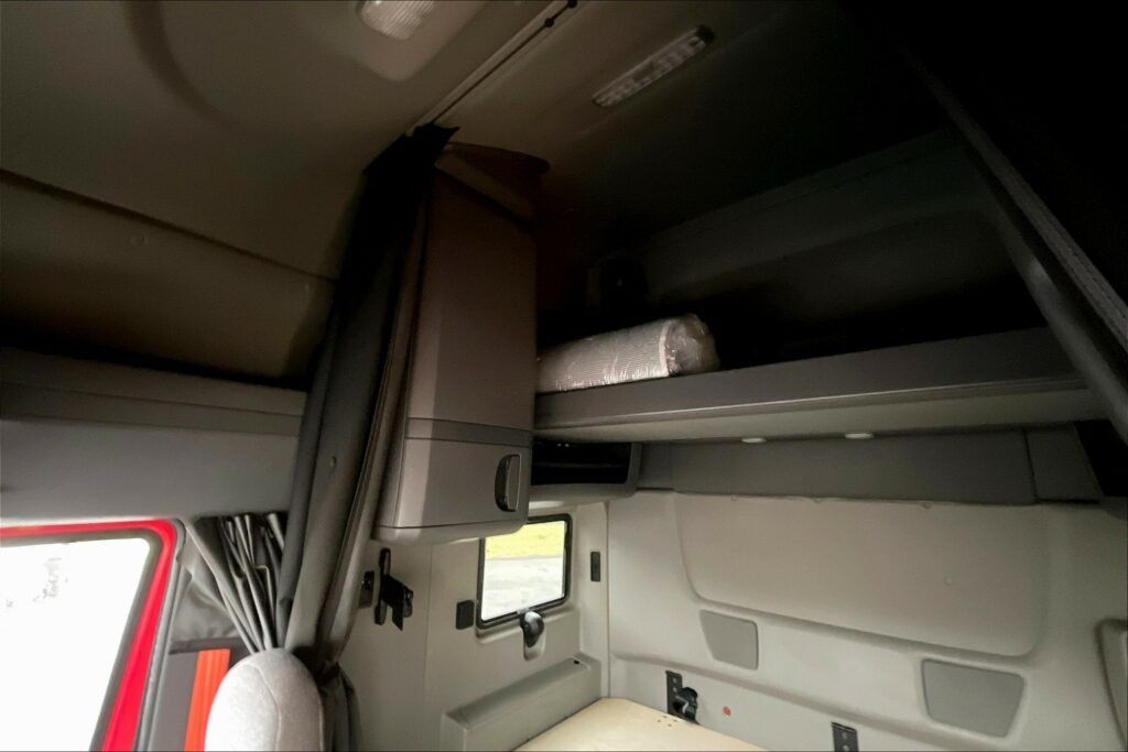 2021 INT LT625 6×4 Sleeper