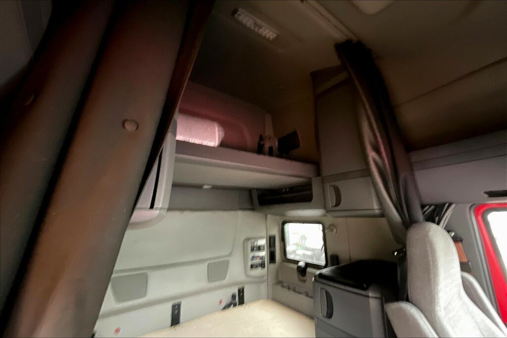 2021 INT LT625 6×4 Sleeper