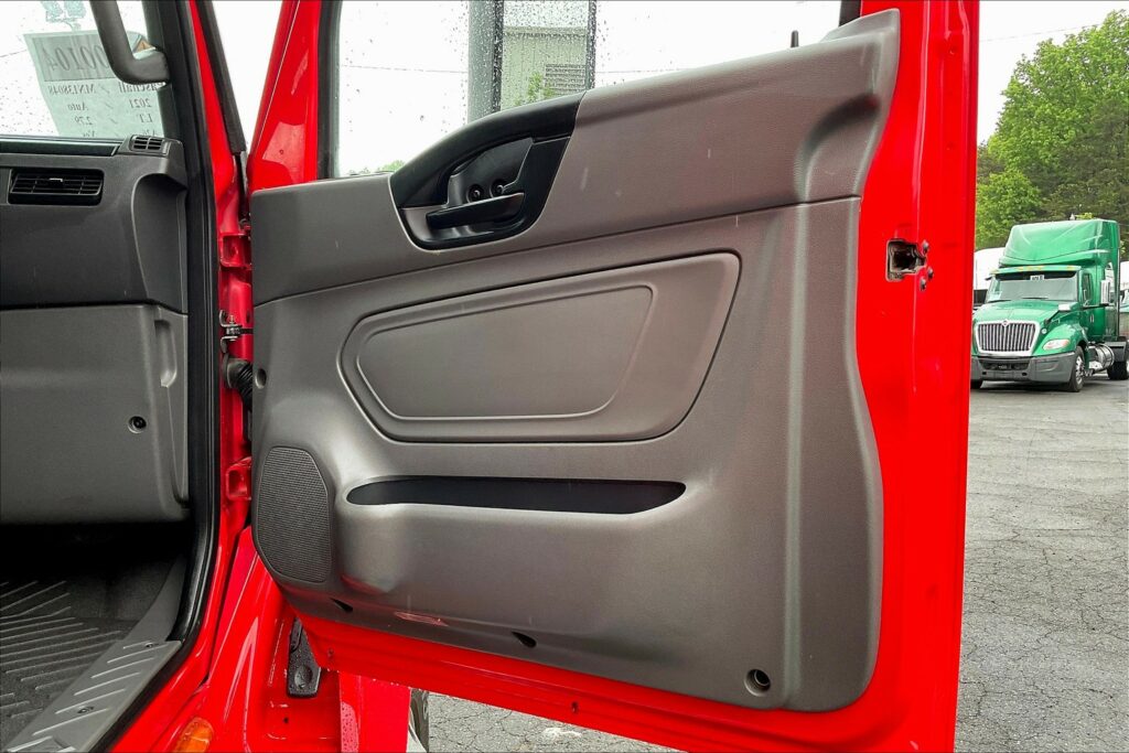 2021 INT LT625 6×4 Sleeper